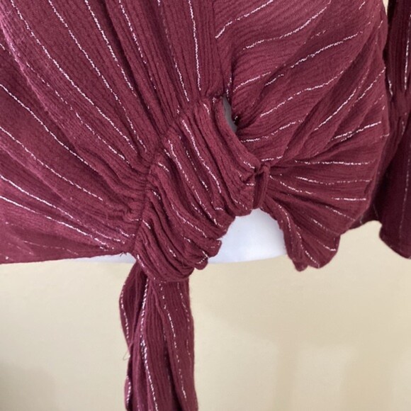 Juicy Couture Tie Front Faux Wrap Top Small Bell Sleeves Wine Matallic Holiday - Picture 4 of 12